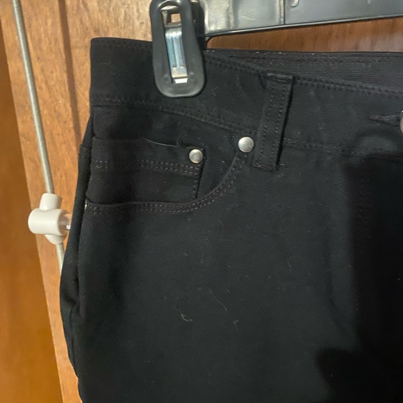 Chico’s So Slimming Jeans 0.5 - Picture 3 of 4